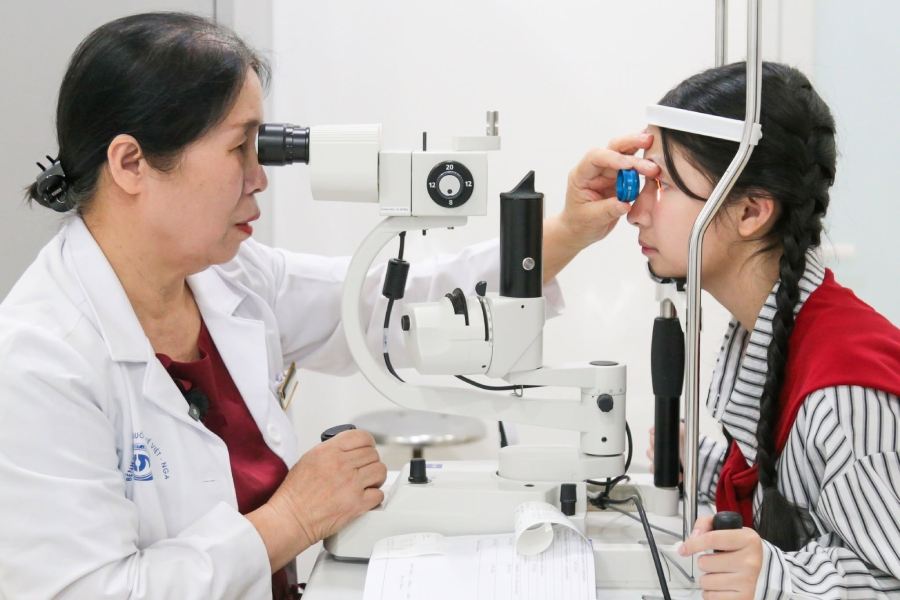 3 chỉ số vàng bố mẹ cần lưu ý khi đưa con đi khám cận thị