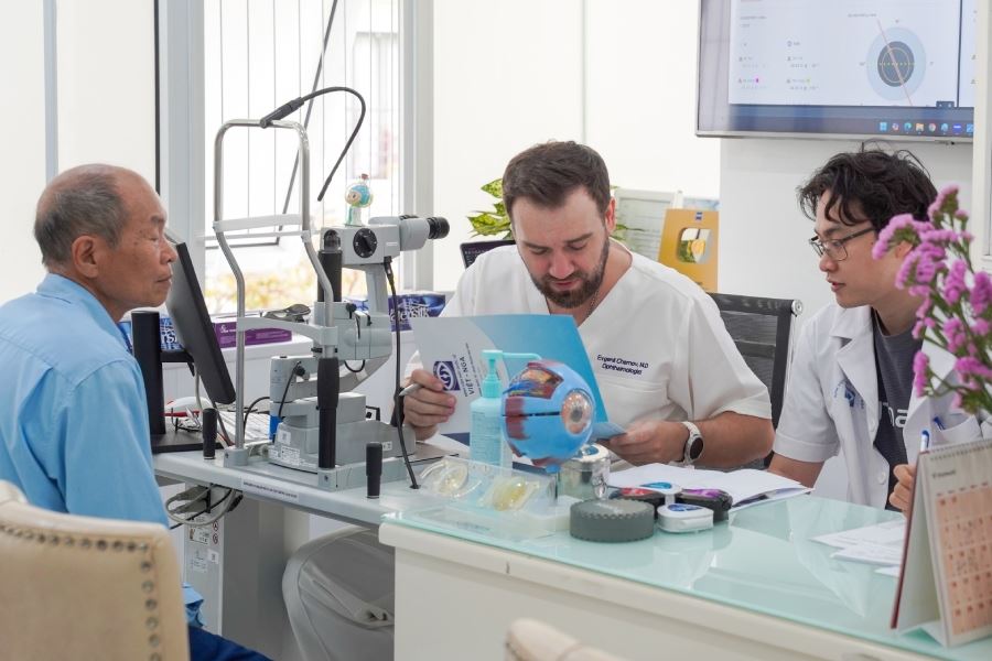 Những lưu ý quan trọng cho bệnh nhân có bệnh nền khi phẫu thuật đục thủy tinh thể