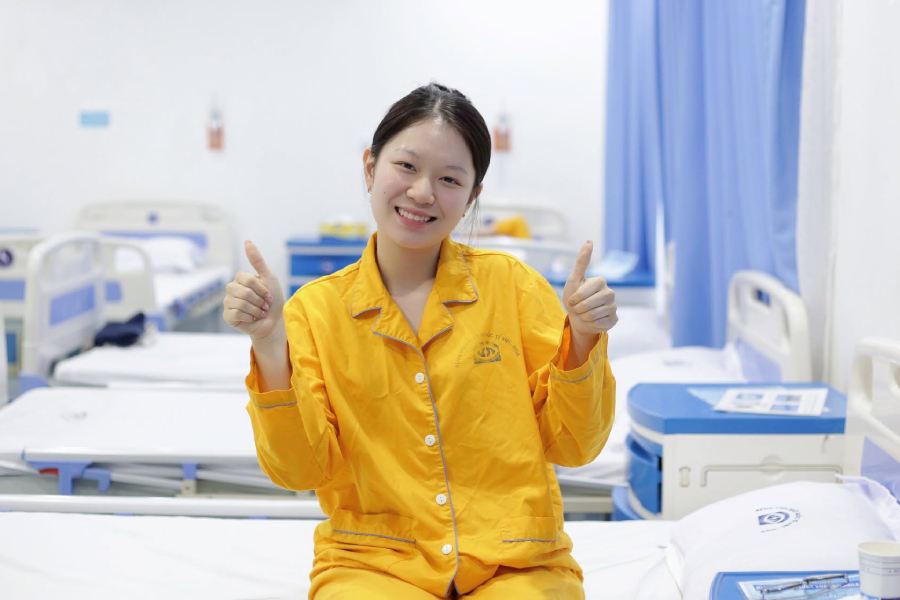 Cận 5 độ, 2K7 quyết tâm tháo kính để nâng cấp trải nghiệm cuộc sống