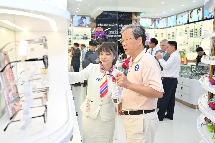 Khai trương Trung tâm kính mắt Quốc tế Việt - Nga x ZEISS Vision Expert cơ sở Hạ Long