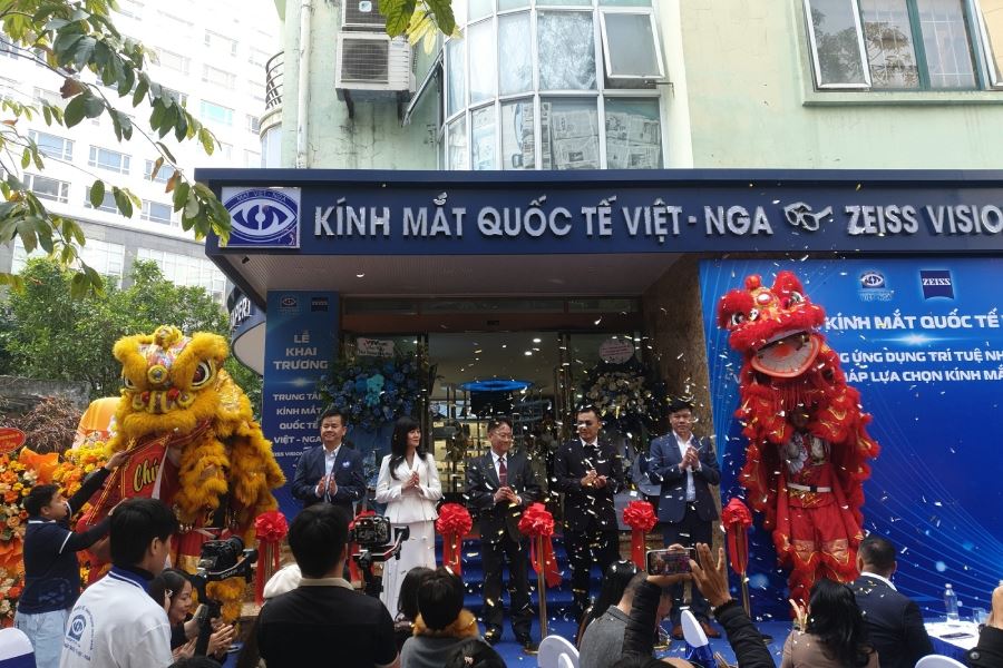 Trung tâm kính mắt Quốc tế Việt - Nga x ZEISS Vision Expert khai trương cơ sở thứ hai tại Hà Nội