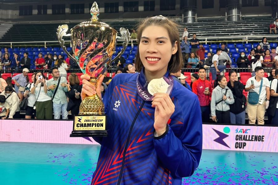 Video: VĐV bóng chuyền Lâm Oanh nói gì sau xóa cận?