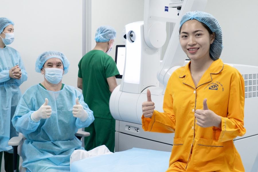 Vì sao nghỉ Tết là thời điểm vàng để xóa cận?