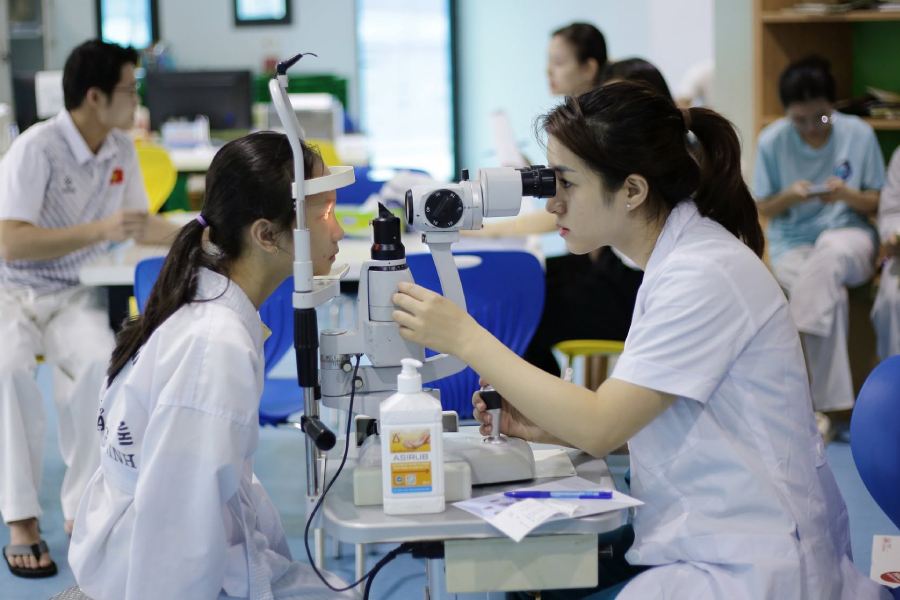 Viễn thị thay đổi thế nào theo từng độ tuổi?